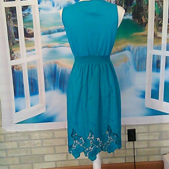 Dress - Picture 4 of 4